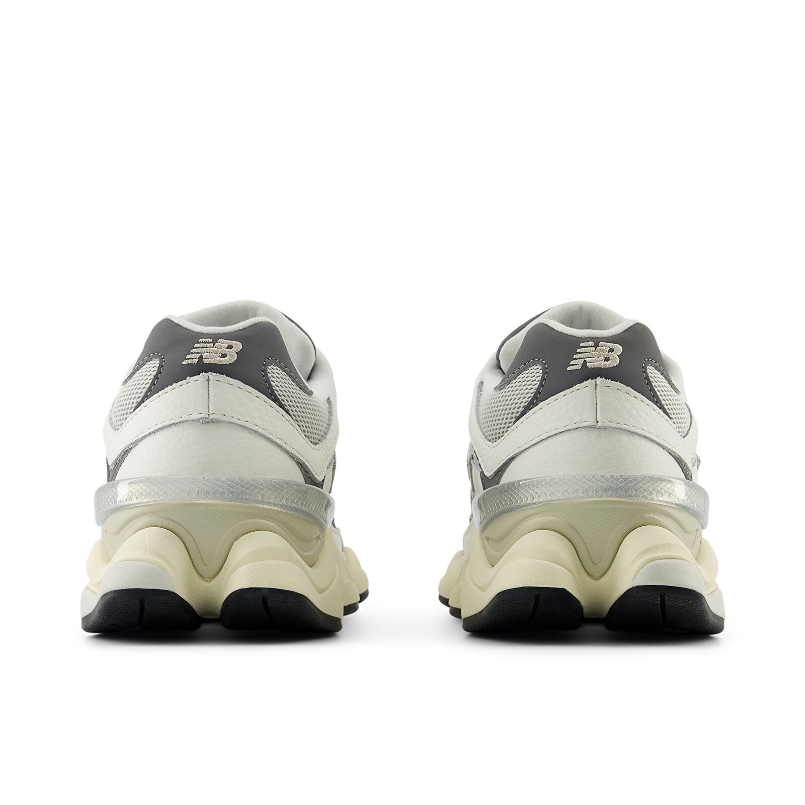 9060 Beyaz Sneaker