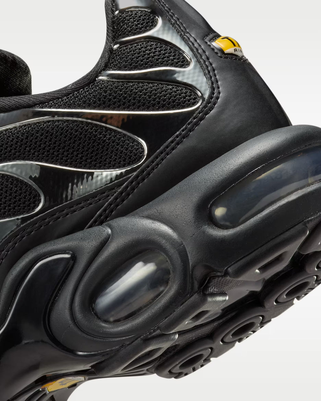 Air Max Plus SE Metallic Silver