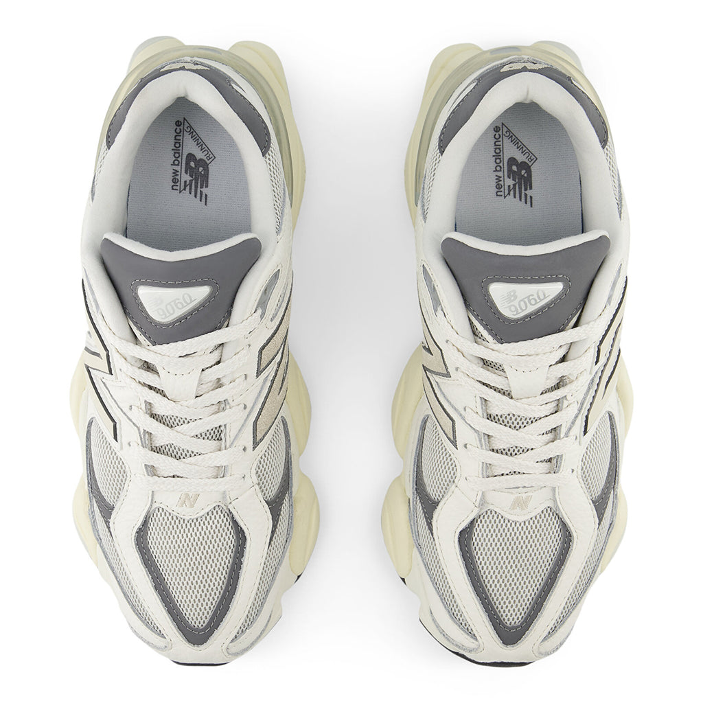 9060 Beyaz Sneaker